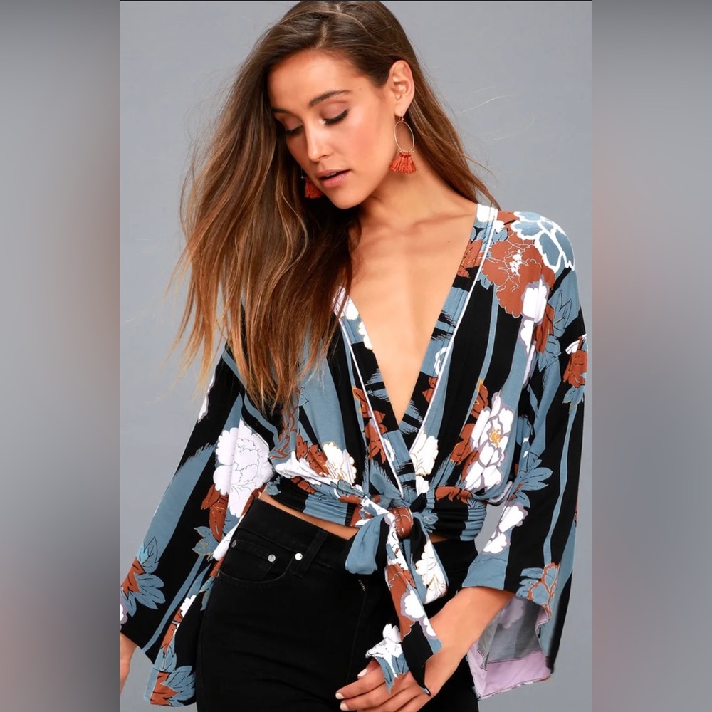 Free People That's A Wrap Blouse Size XS Cropped Bell Sleeve Floral Slate Blue